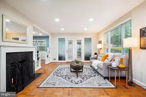 Living - 9506 Saginaw St, Silver Spring, MD 20901 photo 2 of 5
