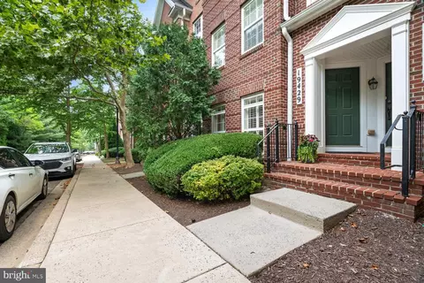 19429 Dover Cliffs Cir, Germantown, MD 20874