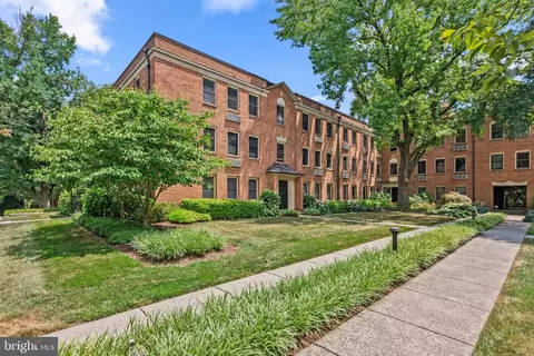 4818 Chevy Chase Dr #203, Chevy Chase, MD 20815
