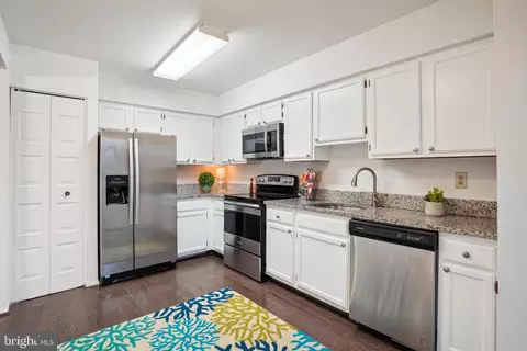 2982 Schubert Dr #16, Silver Spring, MD 20904 photo 3