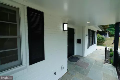912 Devere Dr, Silver Spring, MD 20903 photo 3