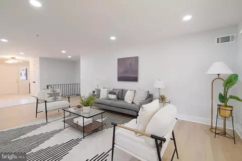 912 Devere Dr, Silver Spring, MD 20903 photo 9