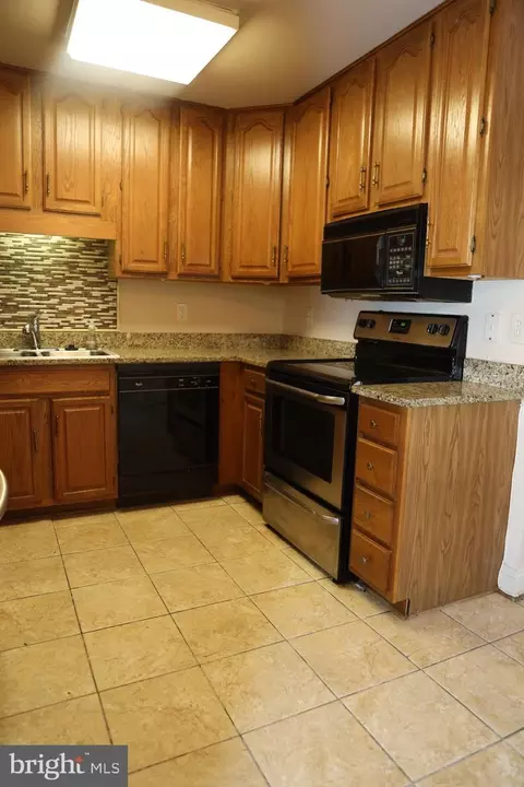 11223 Watermill Ln, Silver Spring, MD 20902 photo 9