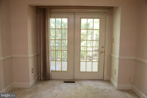 11223 Watermill Ln, Silver Spring, MD 20902 photo 4