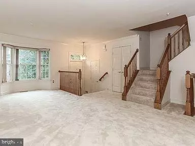11223 Watermill Ln, Silver Spring, MD 20902 photo 2