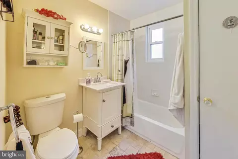 Bath - 10404 Grandin Rd, Silver Spring, MD 20902 photo 1 of 1