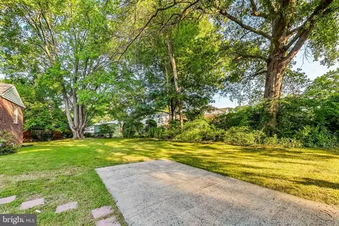 Exterior - 10404 Grandin Rd, Silver Spring, MD 20902 photo 7 of 8