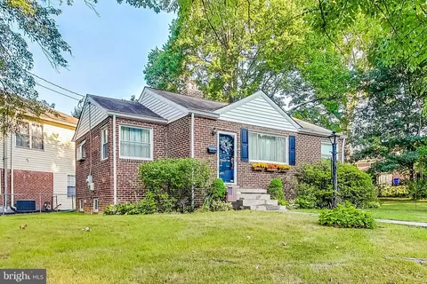 Exterior - 10404 Grandin Rd, Silver Spring, MD 20902 photo 3 of 8
