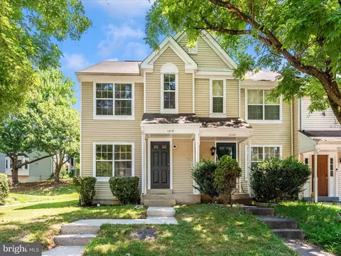 12131 Flag Harbor Dr, Germantown, MD 20874