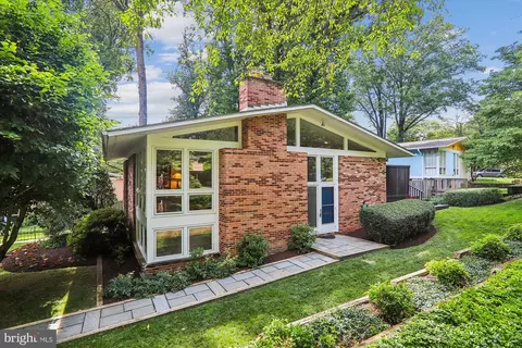 3607 Spruell Dr, Silver Spring, MD 20902 photo 2