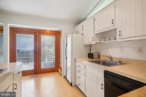 3607 Spruell Dr, Silver Spring, MD 20902 photo 11