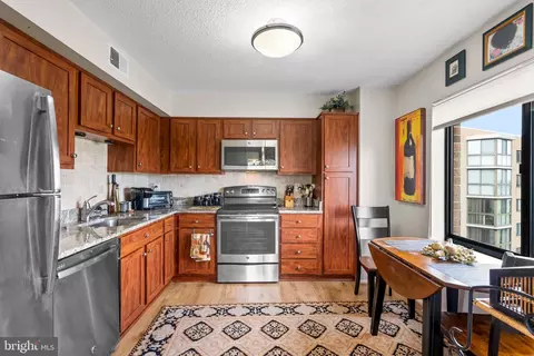 3310 N Leisure World Blvd #927, Silver Spring, MD 20906 photo 15