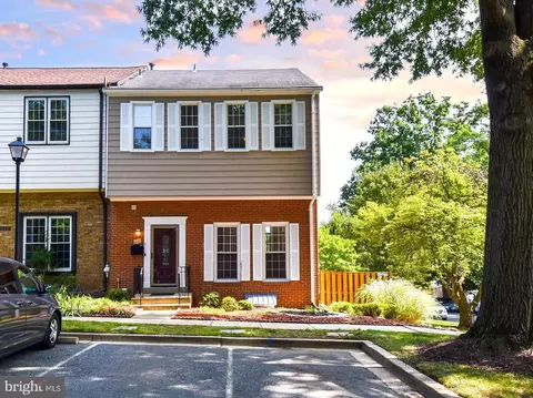 630 Northcliffe Dr, Rockville, MD 20850