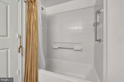 14801 Pennfield Cir #312, Silver Spring, MD 20906 photo 17