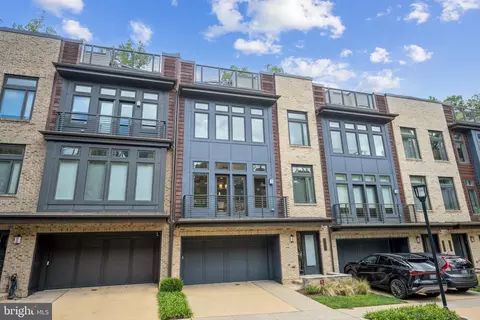 5330 Merriam St, Bethesda, MD 20814