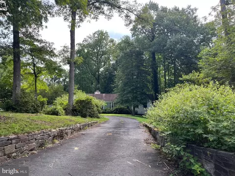 9109 Mcdonald Dr, Bethesda, MD 20817
