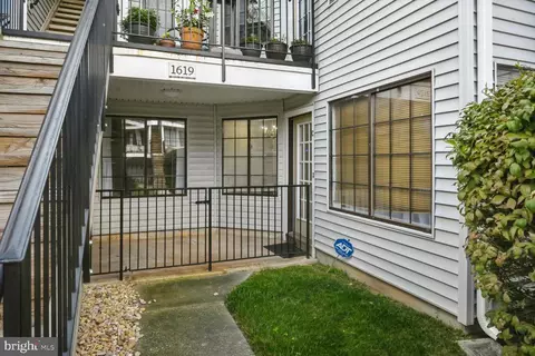 1619 Carriage House Ter #1619-D, Silver Spring, MD 20904
