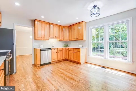 13217 Rippling Brook Dr, Silver Spring, MD 20906 photo 5
