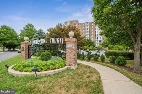 3005 S Leisure World Blvd #207, Silver Spring, MD 20906