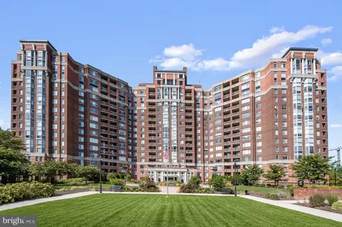 5809 Nicholson Ln #416, North Bethesda, MD 20852
