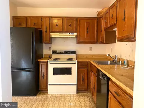 12019 Bronzegate Pl #102, Silver Spring, MD 20904 photo 9