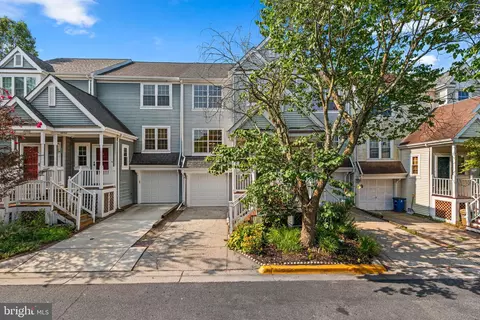 18704 Martins Landing Dr, Germantown, MD 20874