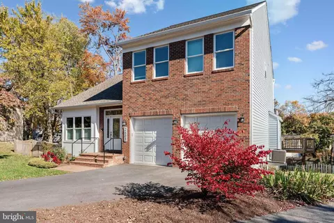 2608 Summer Hill Ct, Silver Spring, MD 20904 photo 2