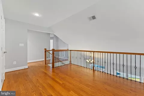 2608 Summer Hill Ct, Silver Spring, MD 20904 photo 4