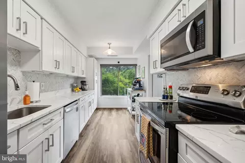 5802 Nicholson Ln #2-L03, Rockville, MD 20852