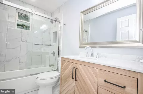 Bath - 11538 Highview Ave, Silver Spring, MD 20902 photo 4 of 4