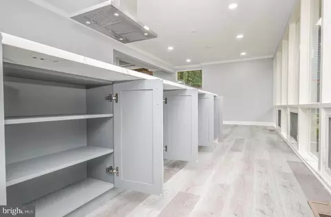 Entry Way - 11538 Highview Ave, Silver Spring, MD 20902 photo 4 of 5