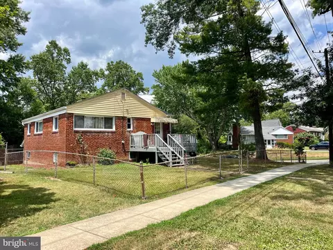 2500 Evans Dr, Silver Spring, MD 20902 photo 2