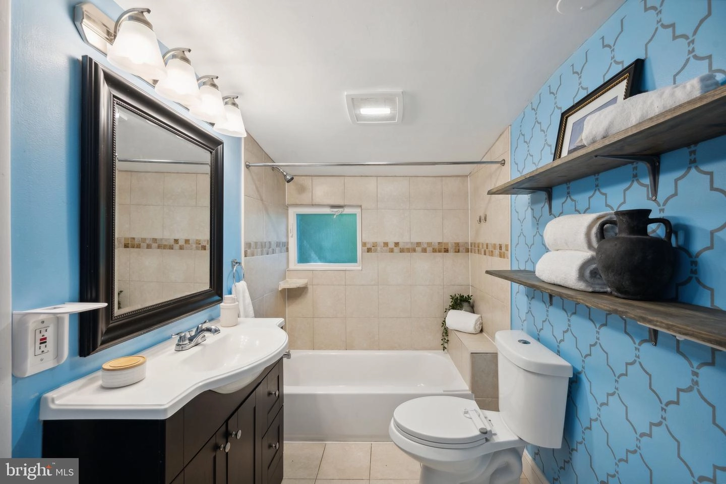 Bath - 2201 Luzerne Ave, Silver Spring, MD 20910 photo 3 of 3