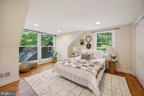 Bedroom - 2201 Luzerne Ave, Silver Spring, MD 20910 photo 4 of 10