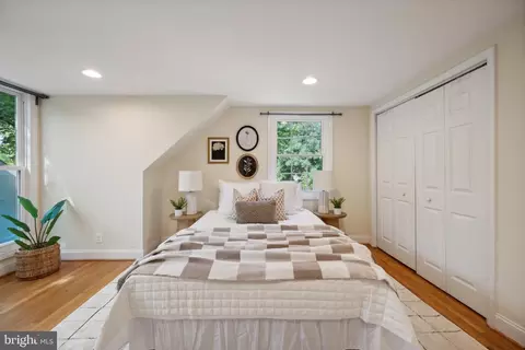 Bedroom - 2201 Luzerne Ave, Silver Spring, MD 20910 photo 6 of 10
