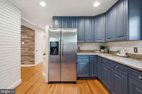 Kitchen - 2201 Luzerne Ave, Silver Spring, MD 20910 photo 4 of 5