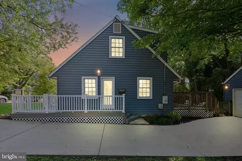 Exterior - 2201 Luzerne Ave, Silver Spring, MD 20910 photo 3 of 6