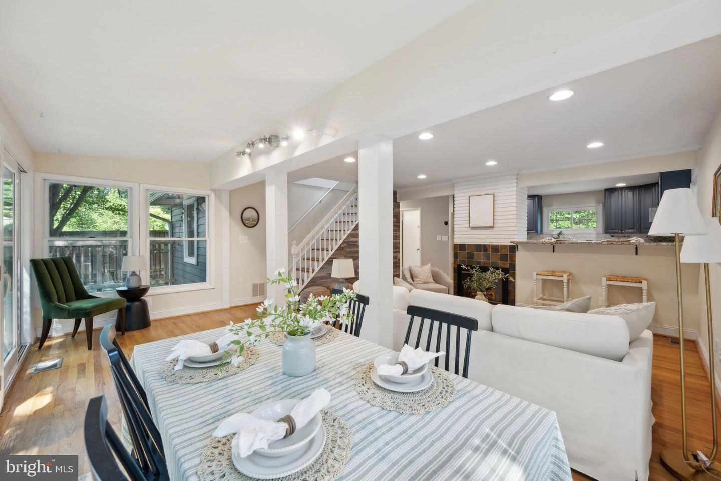 Dining - 2201 Luzerne Ave, Silver Spring, MD 20910 photo 3 of 4