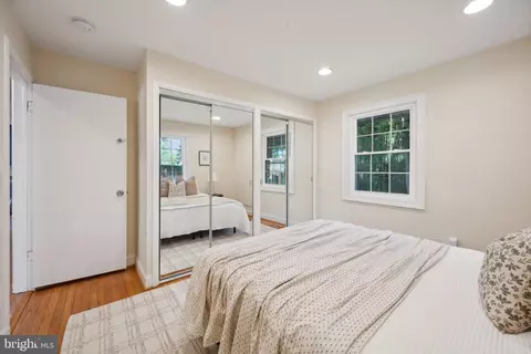 Bedroom - 2201 Luzerne Ave, Silver Spring, MD 20910 photo 2 of 10