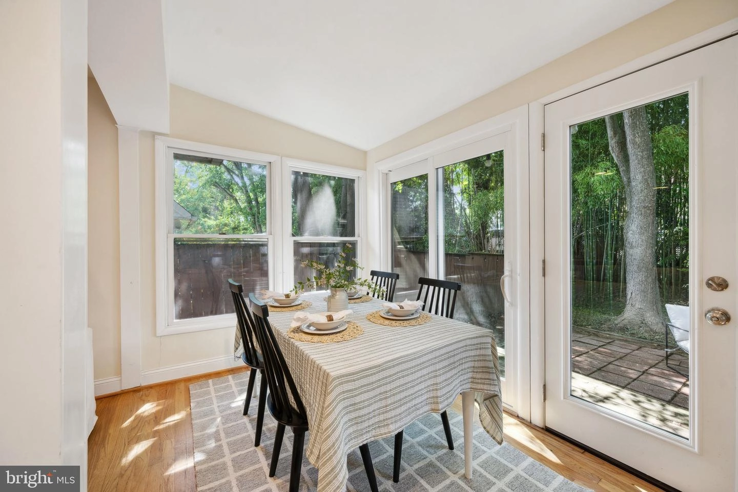 Dining - 2201 Luzerne Ave, Silver Spring, MD 20910 photo 2 of 4