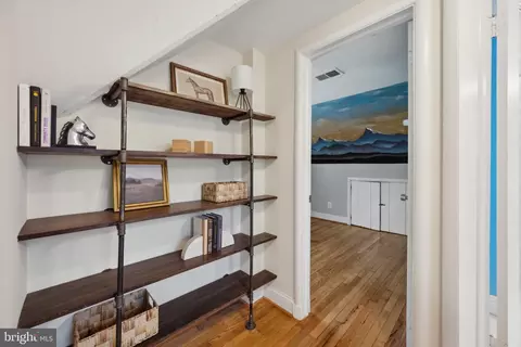 Entry Way - 2201 Luzerne Ave, Silver Spring, MD 20910 photo 4 of 4