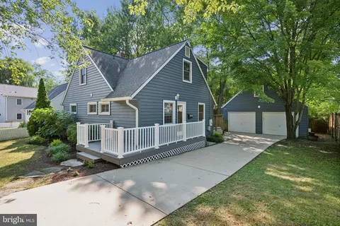Exterior - 2201 Luzerne Ave, Silver Spring, MD 20910 photo 2 of 6