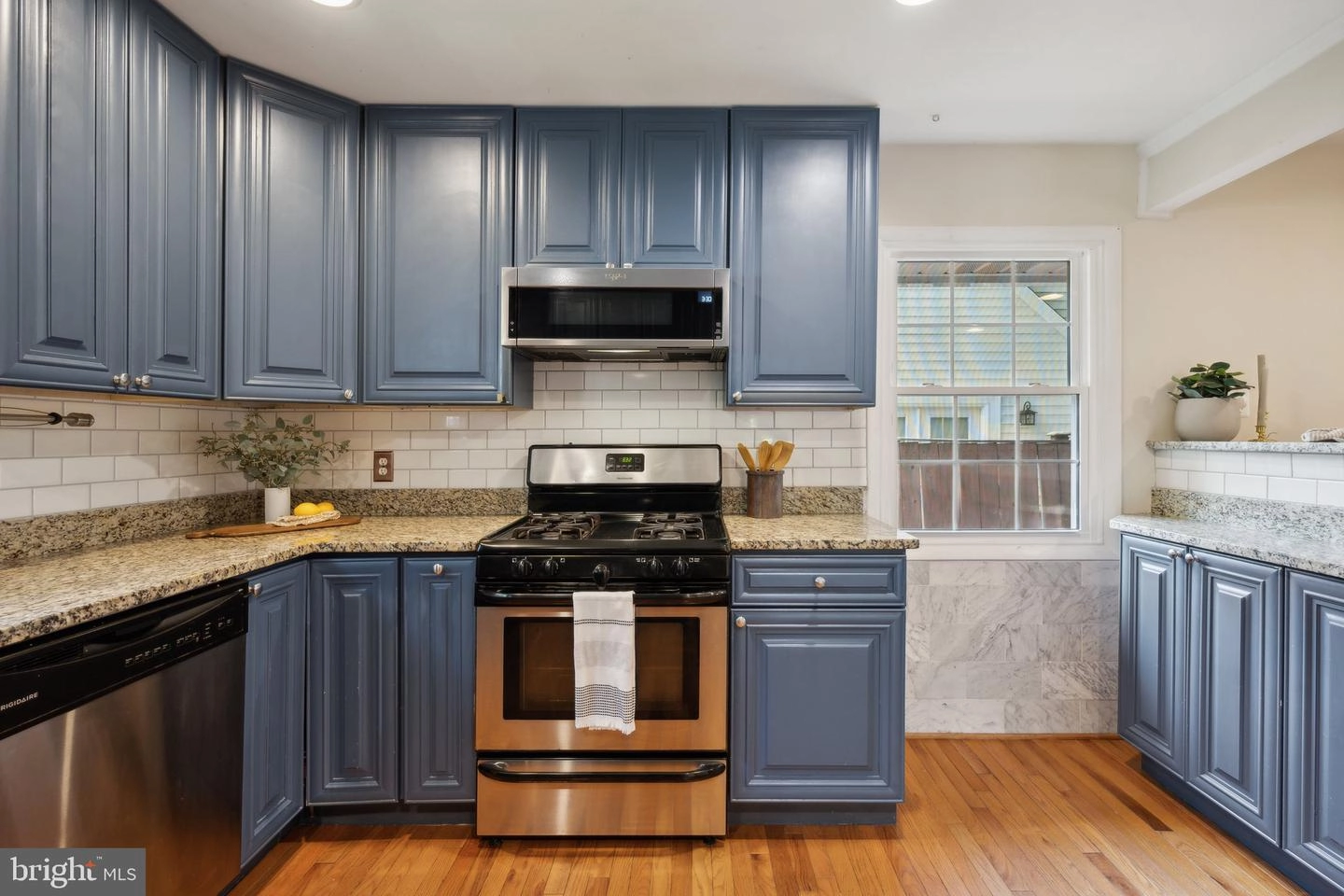 Kitchen - 2201 Luzerne Ave, Silver Spring, MD 20910 photo 3 of 5