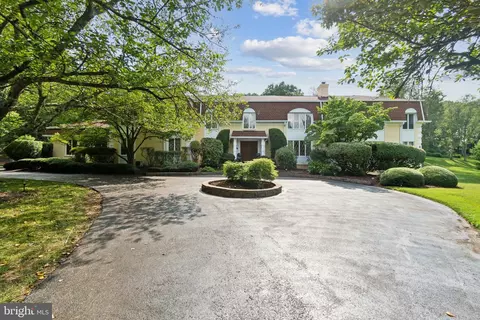 10901 Barn Wood Ln, Potomac, MD 20854