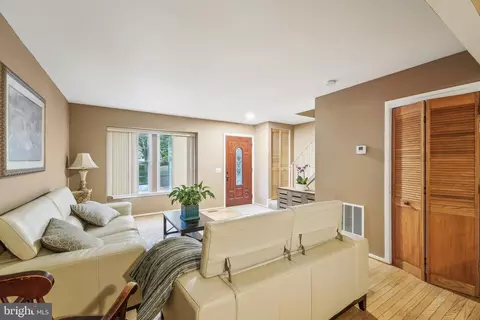 Entry Way - 1305 Alderton Ln, Silver Spring, MD 20906 photo 2 of 3