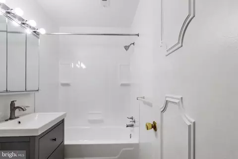 Bath - 3364 Hewitt Ave #302, Silver Spring, MD 20906 photo 1 of 2