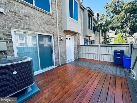 9317 Chadburn Pl, Montgomery Village, MD 20886