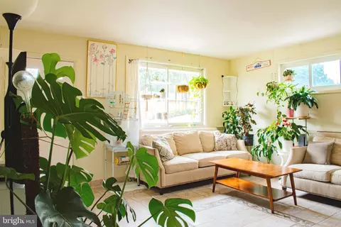 227 Hannes St, Silver Spring, MD 20901 photo 3