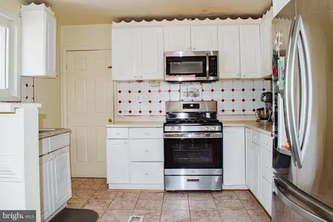 227 Hannes St, Silver Spring, MD 20901 photo 9