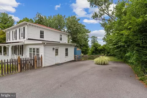 Exterior - 18221 Barnesville Rd, Barnesville, MD 20838 photo 3 of 9